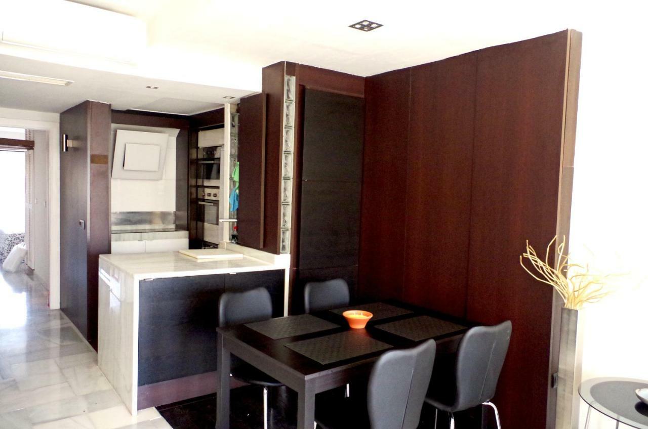 Puerto Marina Waterfront Apartment