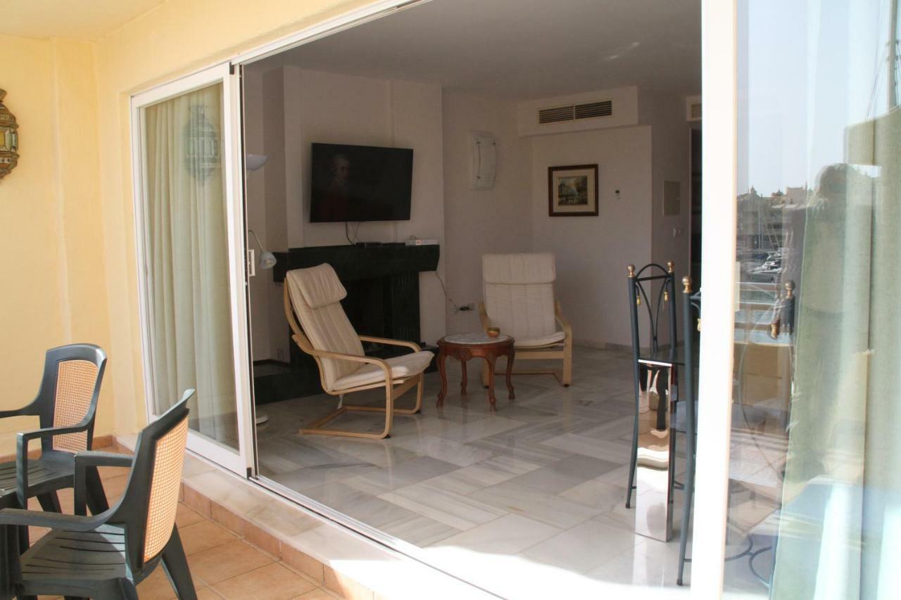Apartment En Puerto Marina B32 Benalmadena