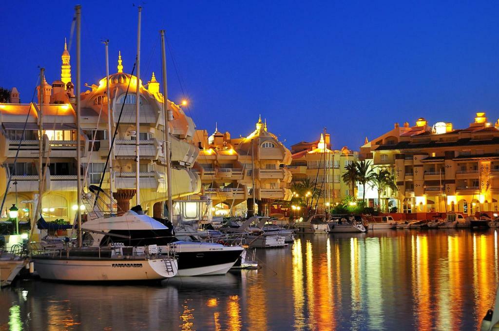 Puerto Marina Apartment