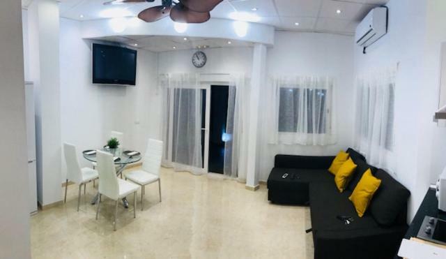 Puerto Marina Apartment *
