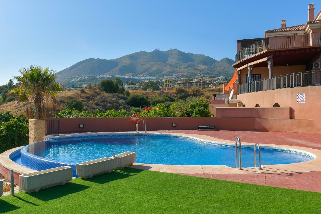 Bluebenalmadena 200meters From The With Jacuzzi And Rooftop Terrace (adults Only) Benalmadena