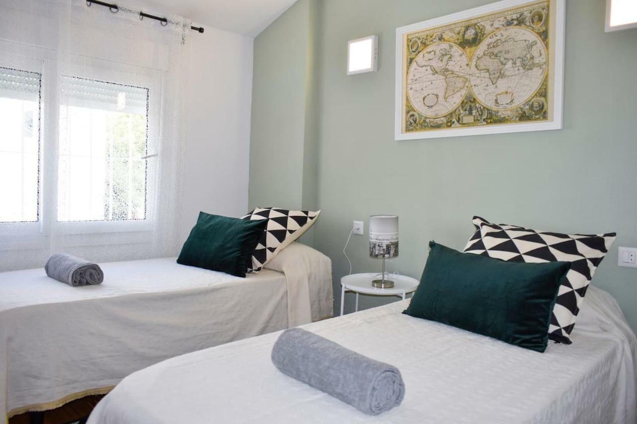 Holiday home Benalgolf House -