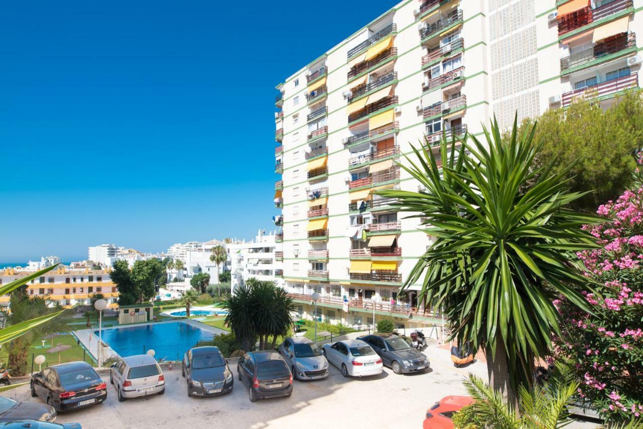 Top Floor Studio Apartment *