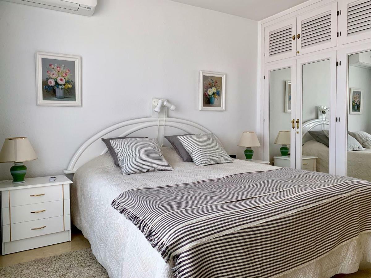 3 Bedroom, 250m From The Beach! Swimming Pool, Parking! Apartment Benalmádena