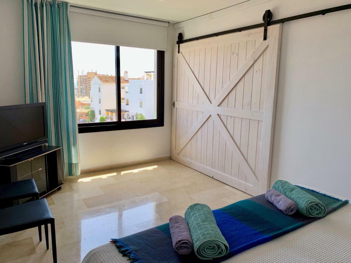 Apartment 3 Bedroom, 250m From The Beach! Swimming Pool, Parking! Benalmádena
