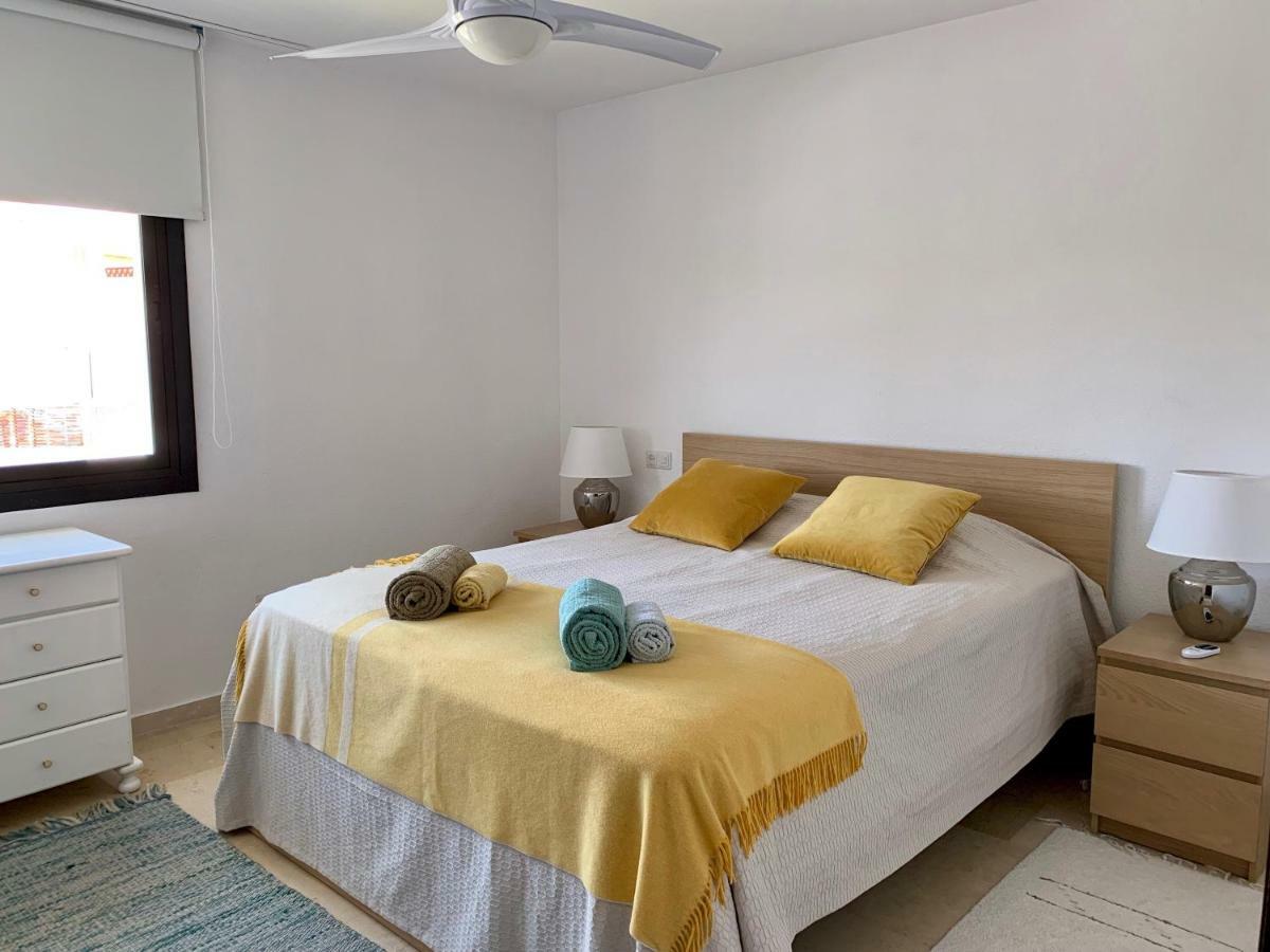 Apartment 3 Bedroom, 250m From The Beach! Swimming Pool, Parking! *