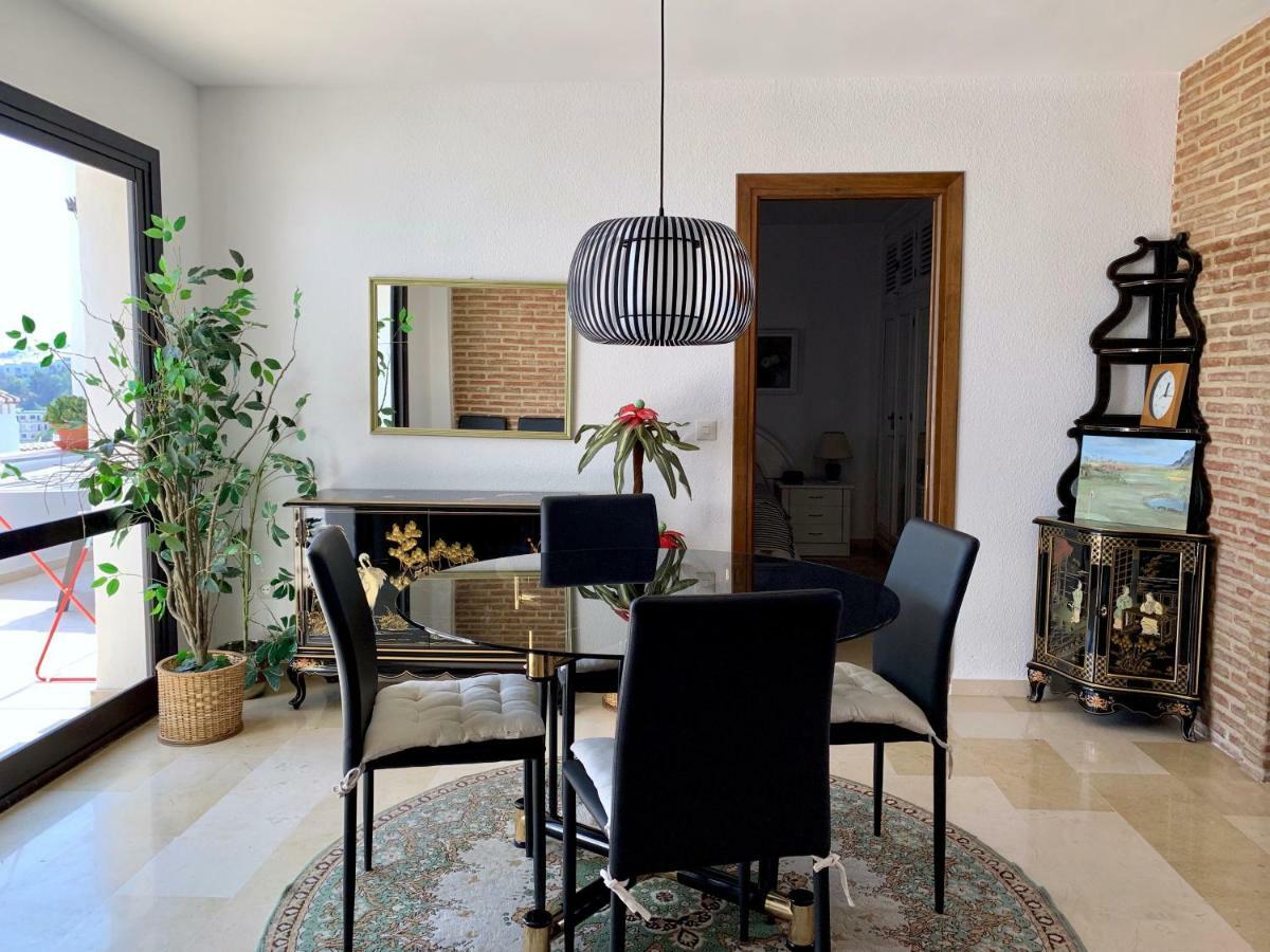 3 Bedroom, 250m From The Beach! Swimming Pool, Parking! Apartment *