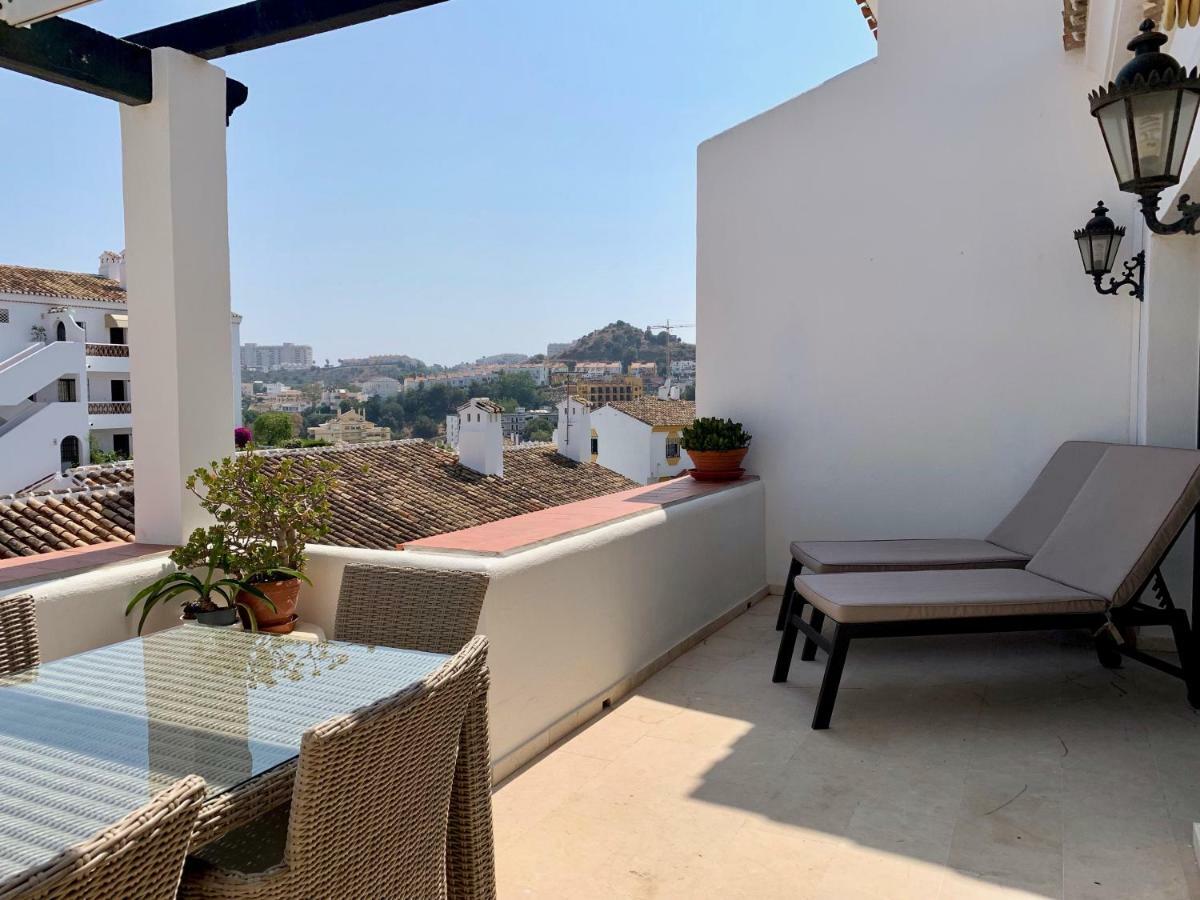 3 Bedroom, 250m From The Beach! Swimming Pool, Parking! Apartment *