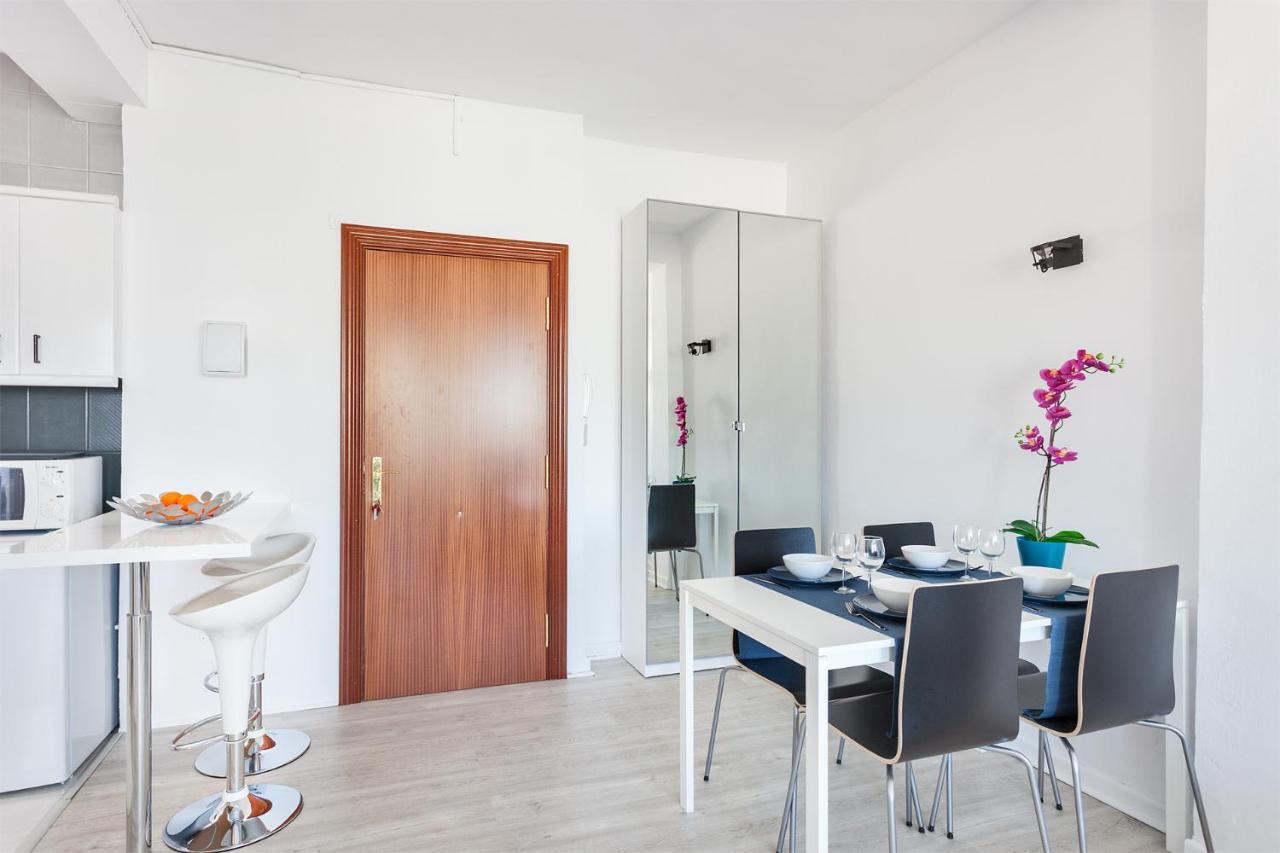Apartment With Sea View *