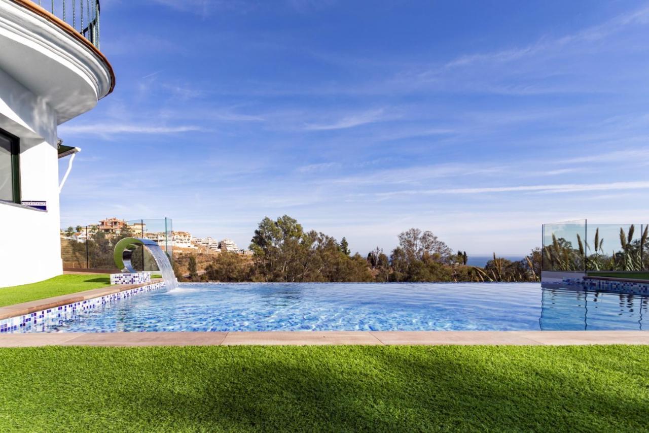 Luxury With Sea Views - Heated Pool-jacuzzi Villa *