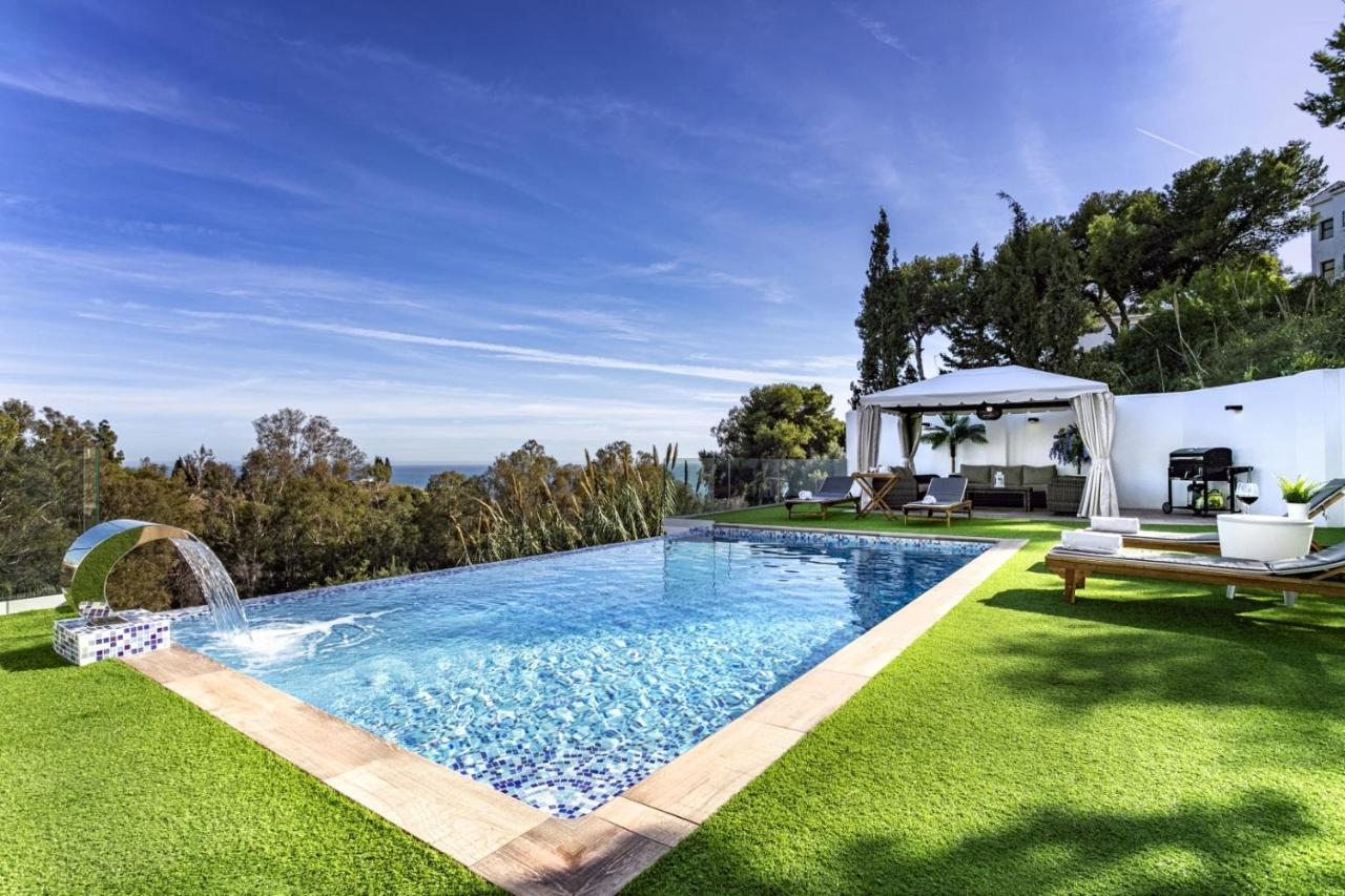 Luxury With Sea Views - Heated Pool-jacuzzi Villa *