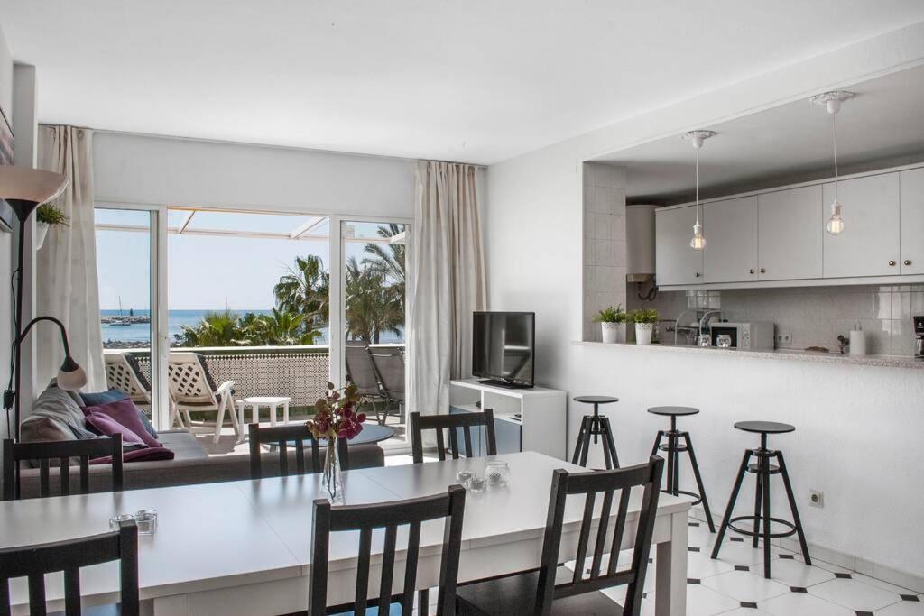 Beachfront Location In By Costarentals - Ref 70 * Benalmádena