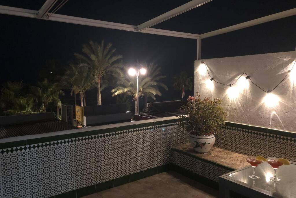 Appartement Beachfront Location In By Costarentals - Ref 70 *