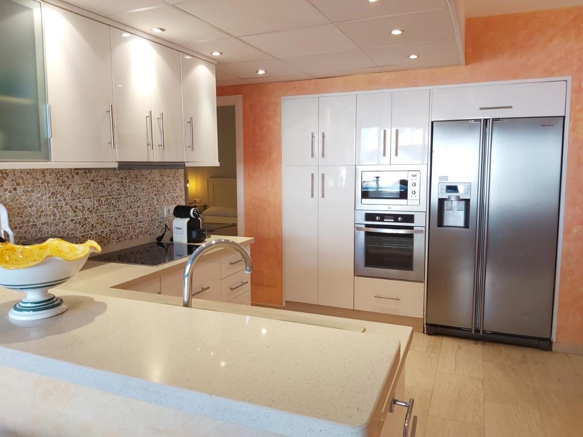 Del Parque Flats - Puerto Marina Apartment