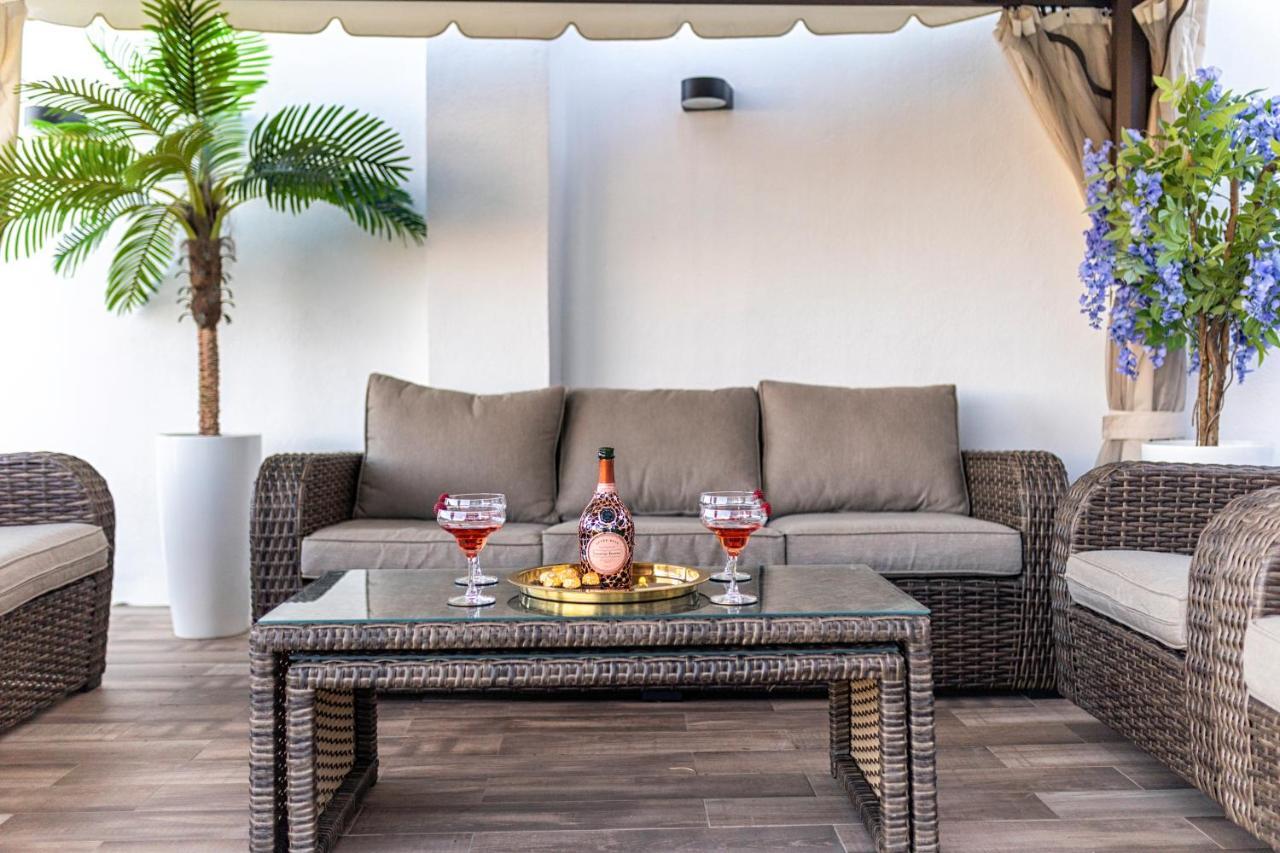 Luxury With Sea Views - Heated Pool-jacuzzi Villa