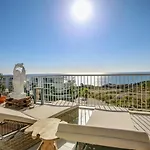 Luxury Penthouse With Jacuzzi And Seaviews