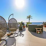 Luxury Penthouse With Jacuzzi And Seaviews