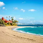 Apartamento junto al mar en Puerto Marina