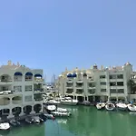 Apartamento En Puerto Marina B32