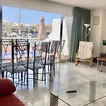 Apartamento En Puerto Marina B32