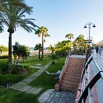 Beachfront Apartment Puerto Marina