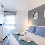 Beachfront Apartment Puerto Marina