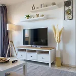 Chic Beachfront Flat With Amazing Sea Views And Private Indoor Parking