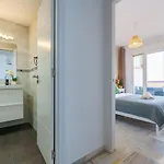 Chic Beachfront Flat With Amazing Sea Views And Private Indoor Parking