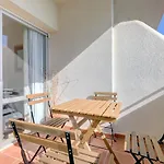 065 - Fabulous Sea View Studio