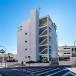 Apartment Seaviews 500M From The Beach