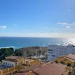 Don Gustavo 2 Bedroom Beach Front Apt, Sea Views