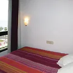 Nice Apartment In Benalmdena Costa With 1 Bedrooms, Wifi And Outdoor Swimming Pool