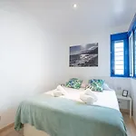 Modern Apartment Next To The Beach, Pets Friendly