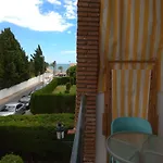 Apartamento Cerca Del Mar Con Piscina Y Parking.