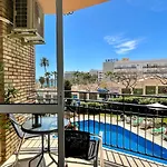 Benalmádena studio home with sea view, very near the beach