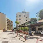Santa Marta Al Lado De Los Servicios Y De La Playa