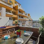 C43 - Family House With Terrace And Shared Pool
