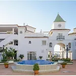 Apartamento Cerca Del Mar Con Piscina Y Parking.