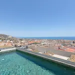 Blue Mood Apartment With Magic View