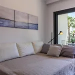 Blue Mood Apartment With Magic View