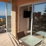 Apartamento junto al mar en Puerto Marina
