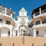 Apartamento Cerca Del Mar Con Piscina Y Parking.