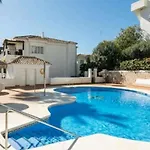 Apartamento Cerca Del Mar Con Piscina Y Parking.