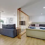 Modern independent studio apt in luxury villa