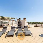 Sublime Spacious Penthouse, Sea And Mountain View