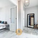 Sublime Spacious Penthouse, Sea And Mountain View