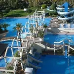 Lux. Frontbeach-Terrace. 5 Pools.Tv. 2 A.C.Netflix