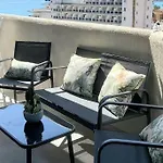 Lux. Frontbeach-Terrace. 5 Pools.Tv. 2 A.C.Netflix