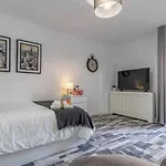 797 Holiday Rentals - Moderno Estudio En Iris Para 2 Con Piscinas