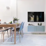 Stunning Ground Floor Apartment!